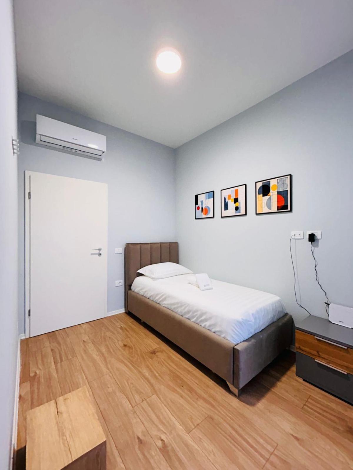 Picasso Apartment Tiranë Eksteriør bilde