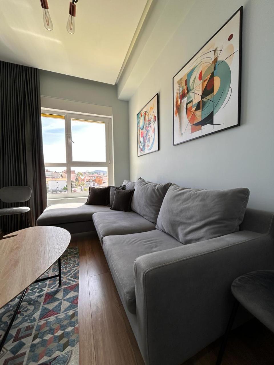 Picasso Apartment Tiranë Eksteriør bilde