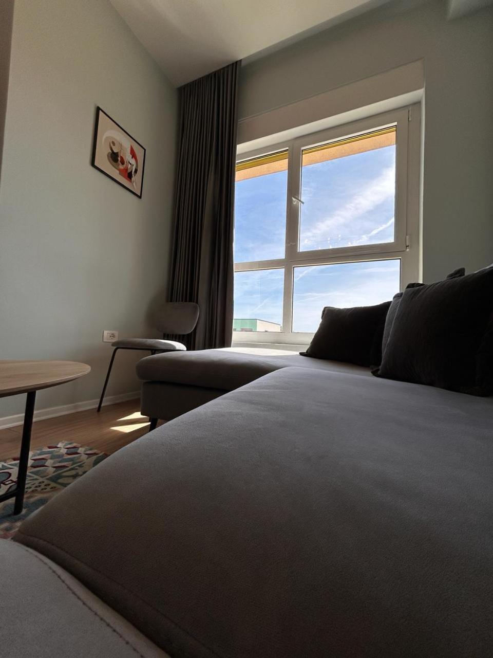 Picasso Apartment Tiranë Eksteriør bilde