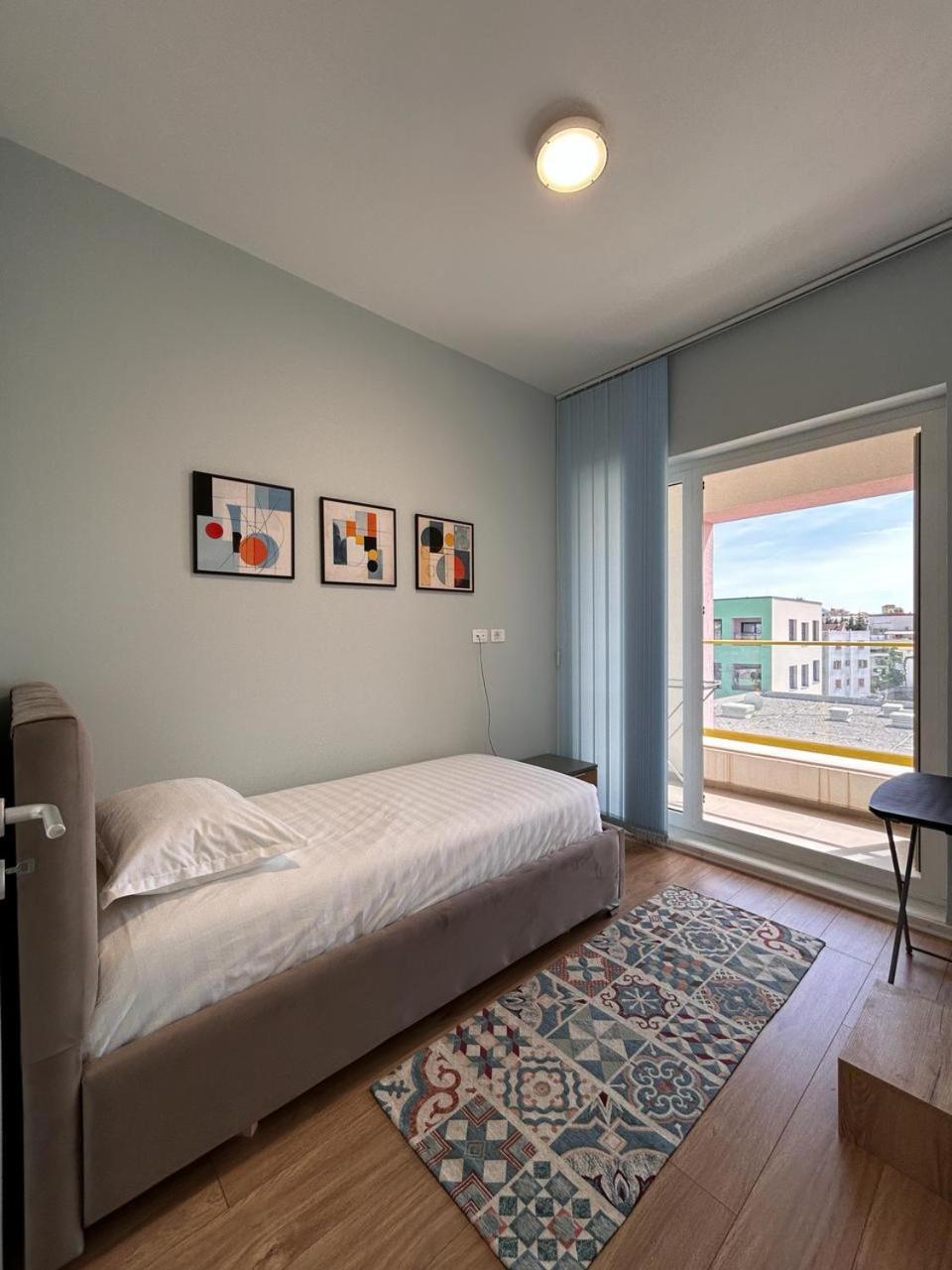Picasso Apartment Tiranë Eksteriør bilde