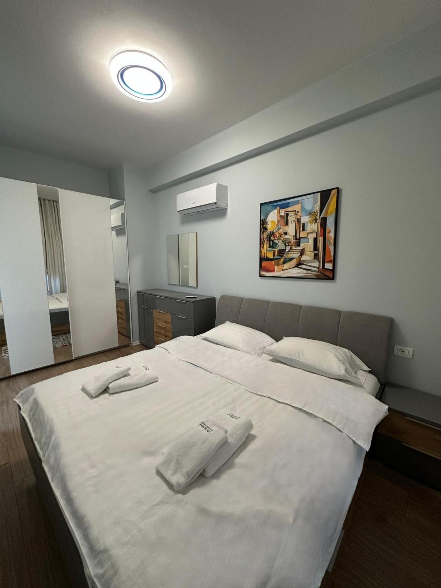 Picasso Apartment Tiranë Eksteriør bilde