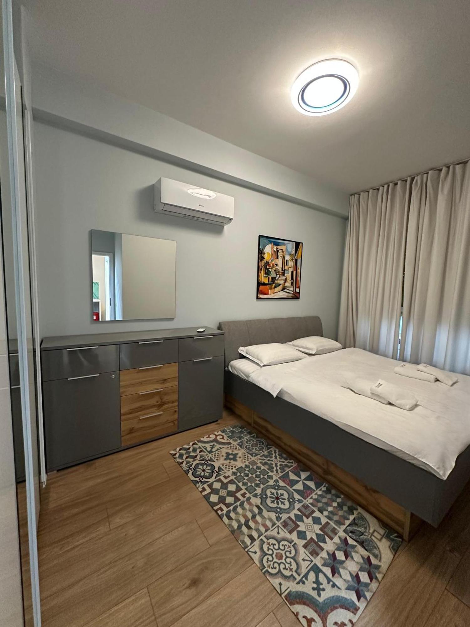 Picasso Apartment Tiranë Eksteriør bilde